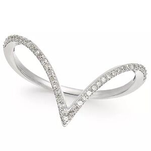 Diamond V-Shaped Ring in 10k White Gold (1/6 ct. t.w.)